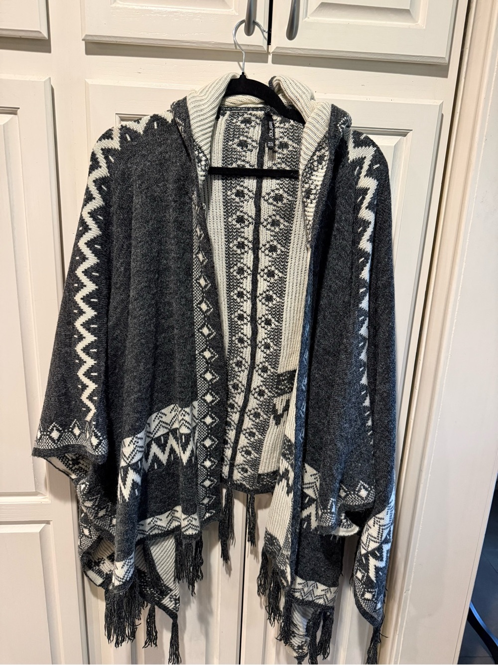 leshop Gray & Cream Hooded Aztec Knit Poncho with Fringe